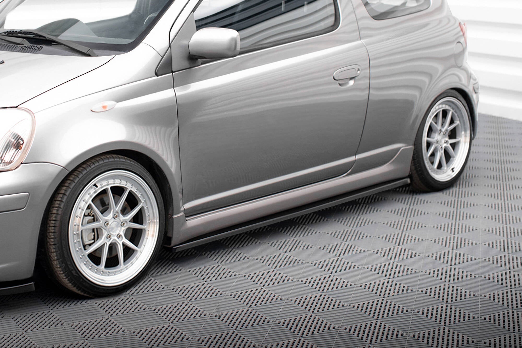Seitenschweller Toyota Yaris T-Sport Mk1 Facelift