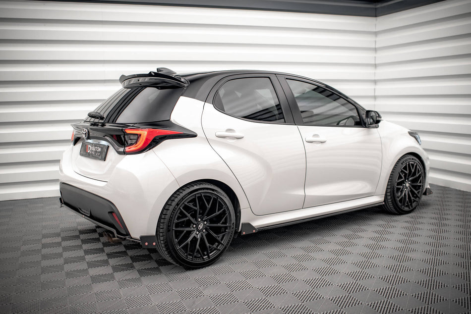 Seitenschweller V.1 + Heckseiten Flaps Toyota Yaris Mk4