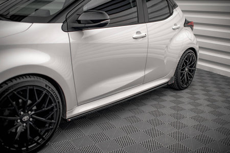 Seitenschweller V.1 + Heckseiten Flaps Toyota Yaris Mk4