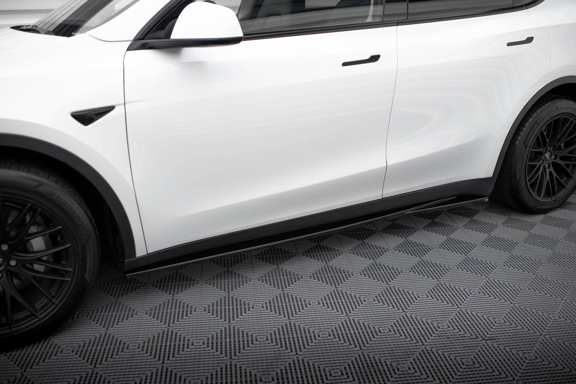 Seitenschweller Tesla Model Y V.1