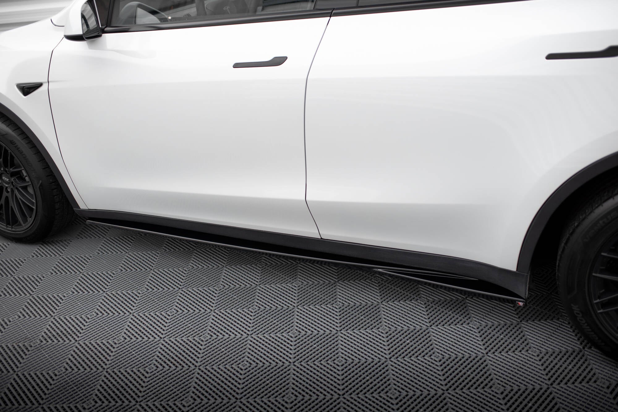 Seitenschweller Tesla Model Y V.1