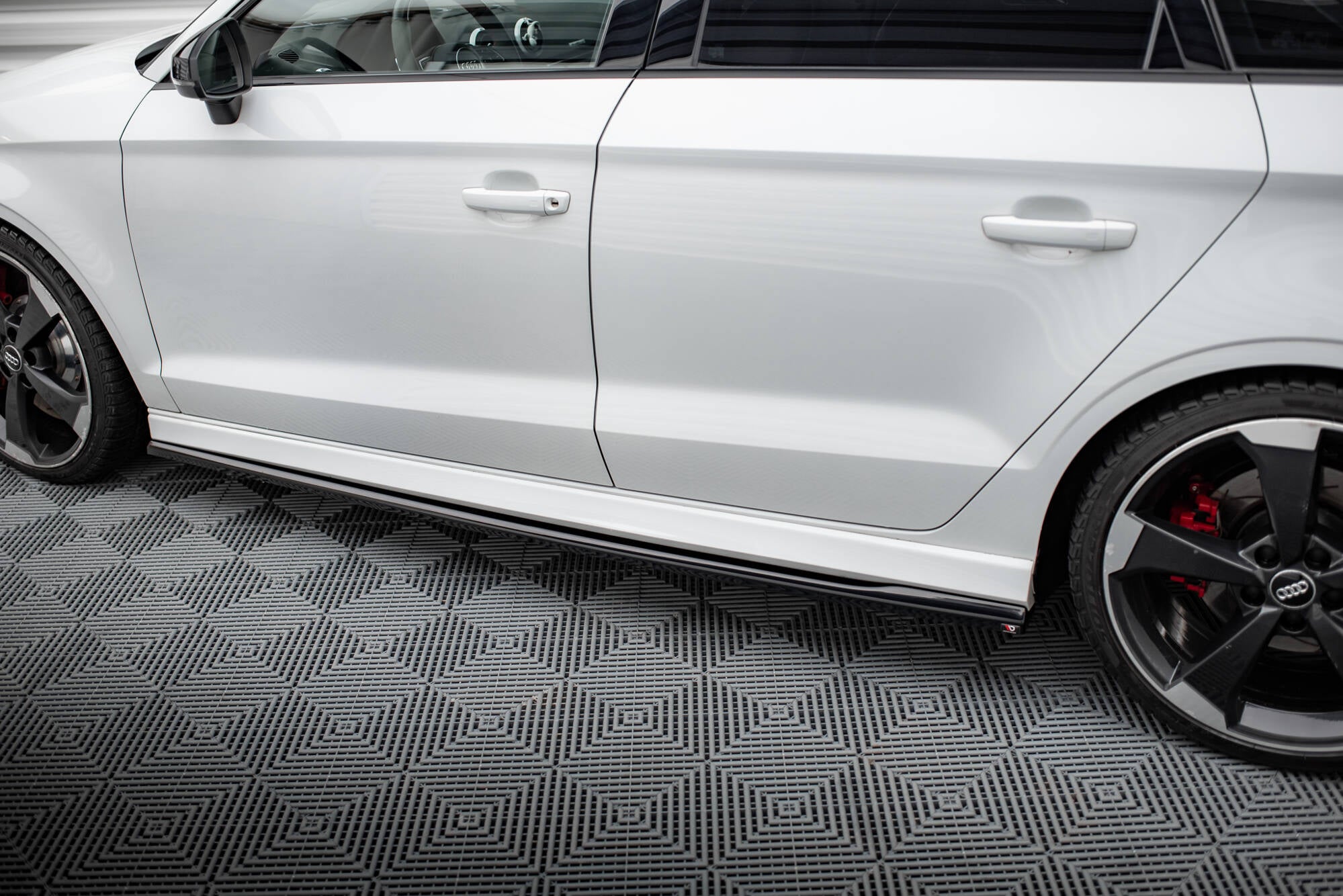 Seitenschweller V.2 Audi RS3 Sedan 8V Facelift