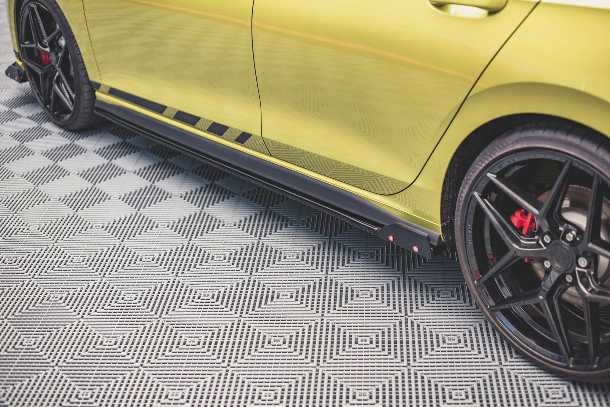 Seitenschweller V.2 + Flaps Volkswagen Golf Mk8