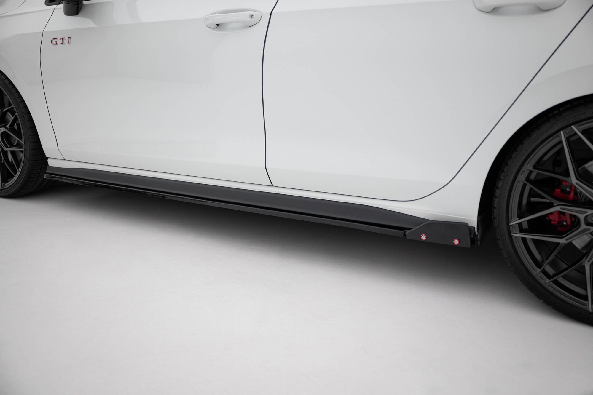 Seitenschweller V.2 + Flaps Volkswagen Golf Mk8