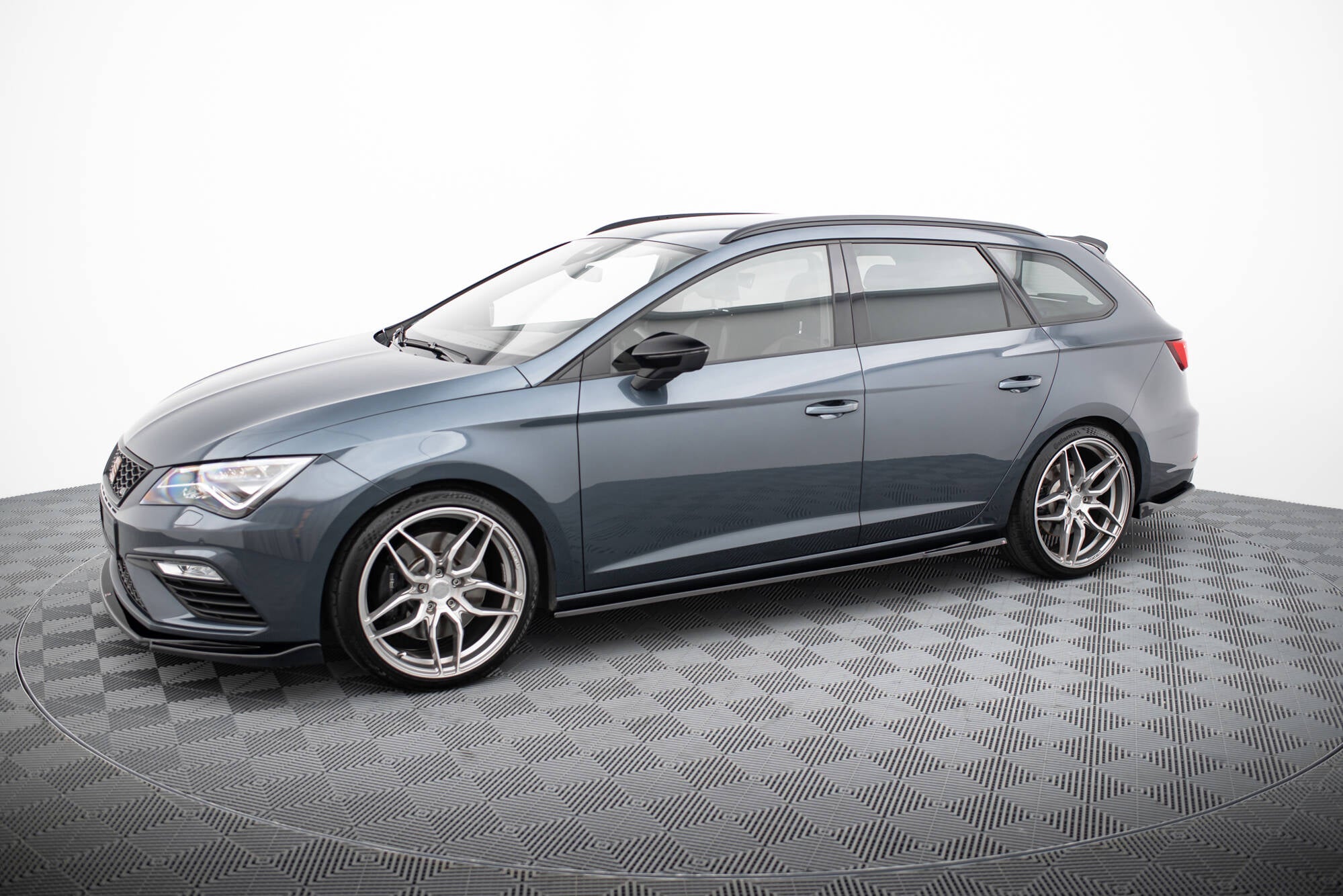 Seitenschweller V.5 Seat Leon Cupra / FR Mk3 / Mk3 Facelift