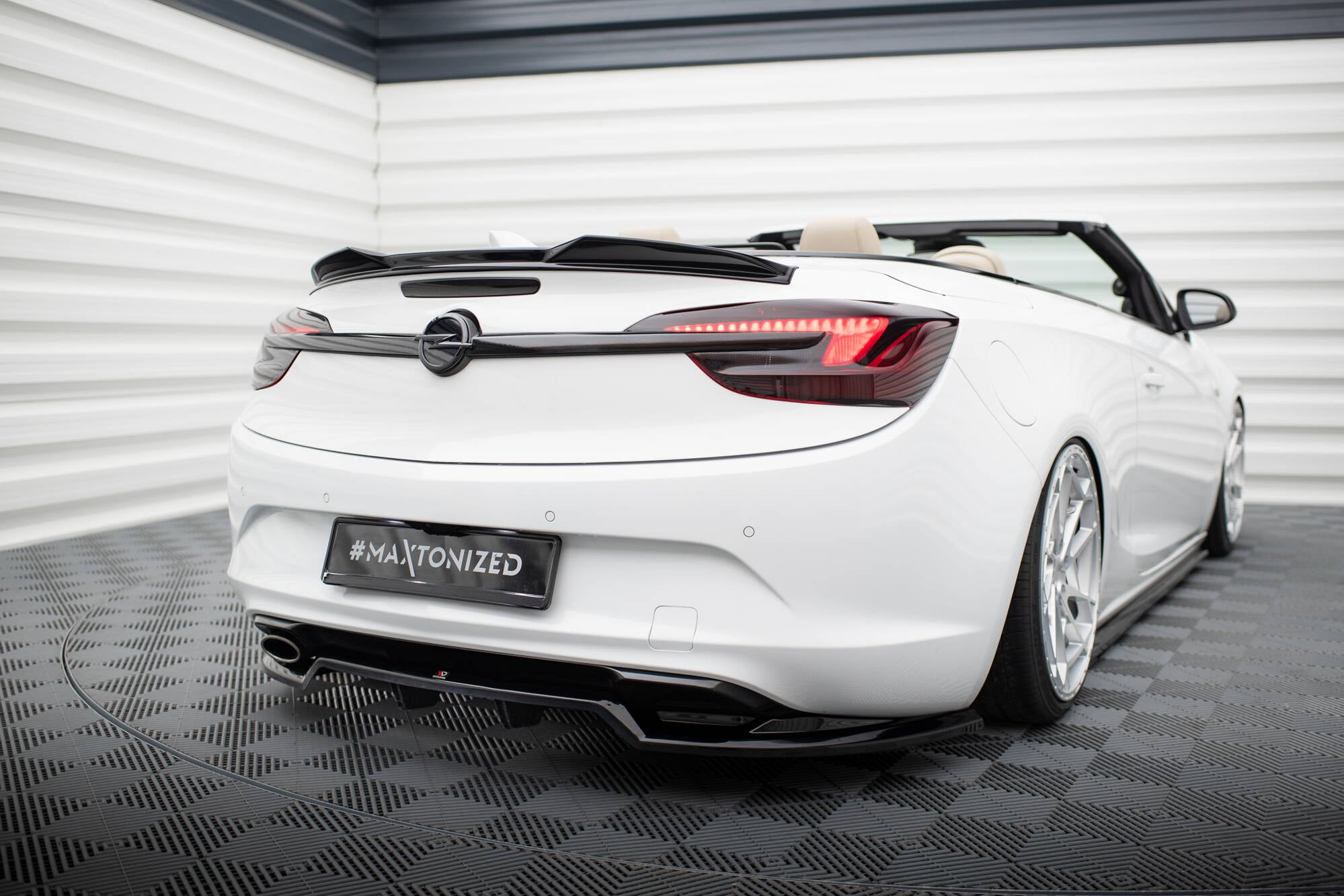 Unterer Heck Spoiler 3D Opel Cascada