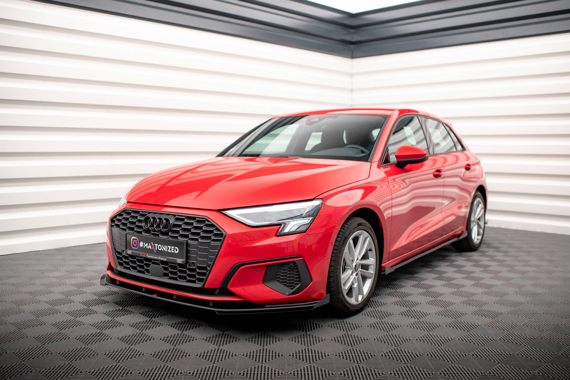 Street Pro Frontspoiler Lippe Flaps + Flaps Audi A3 8Y