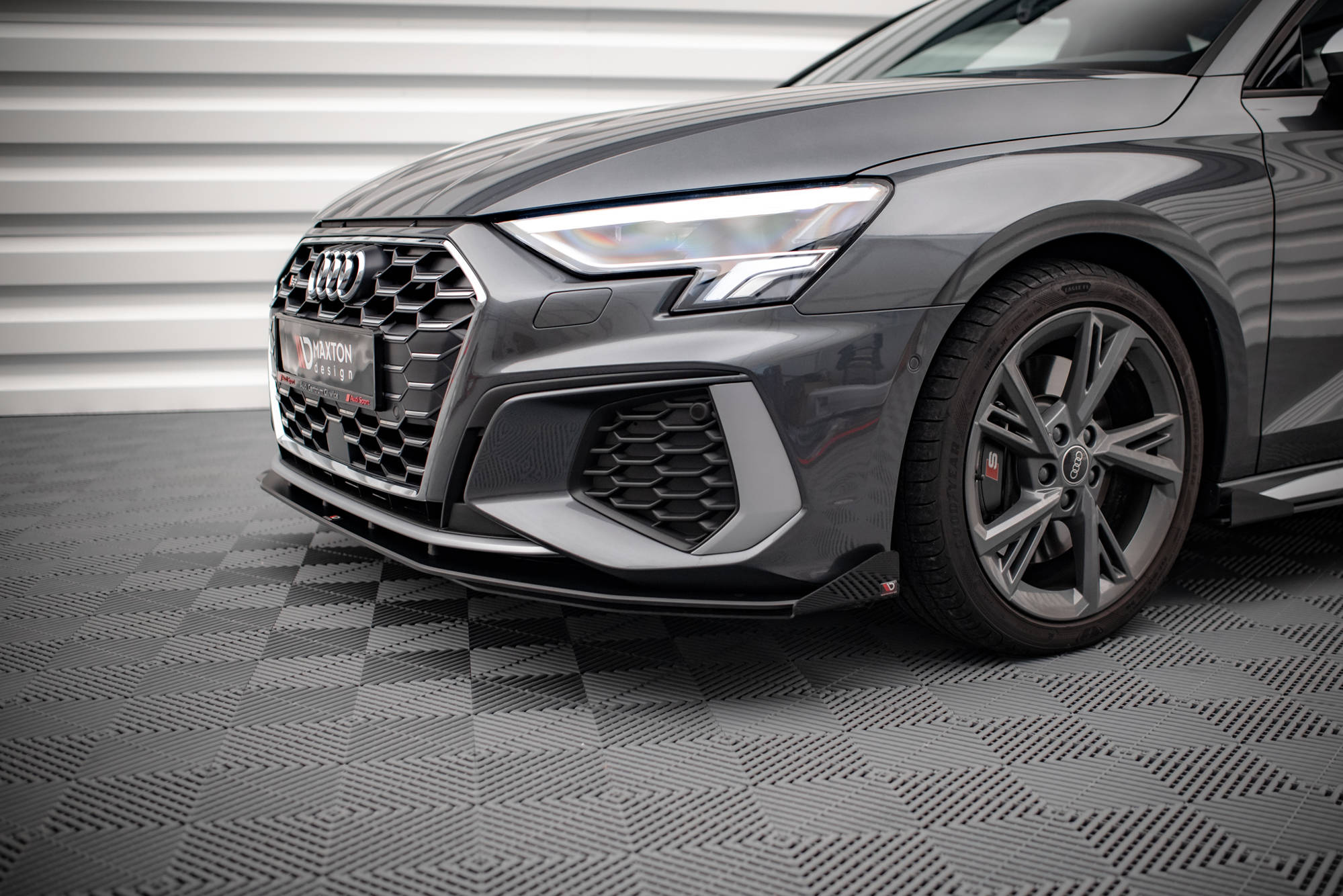 Street Pro Frontspoiler Lippe Flaps + Flaps Audi S3 / A3 S-Line 8Y