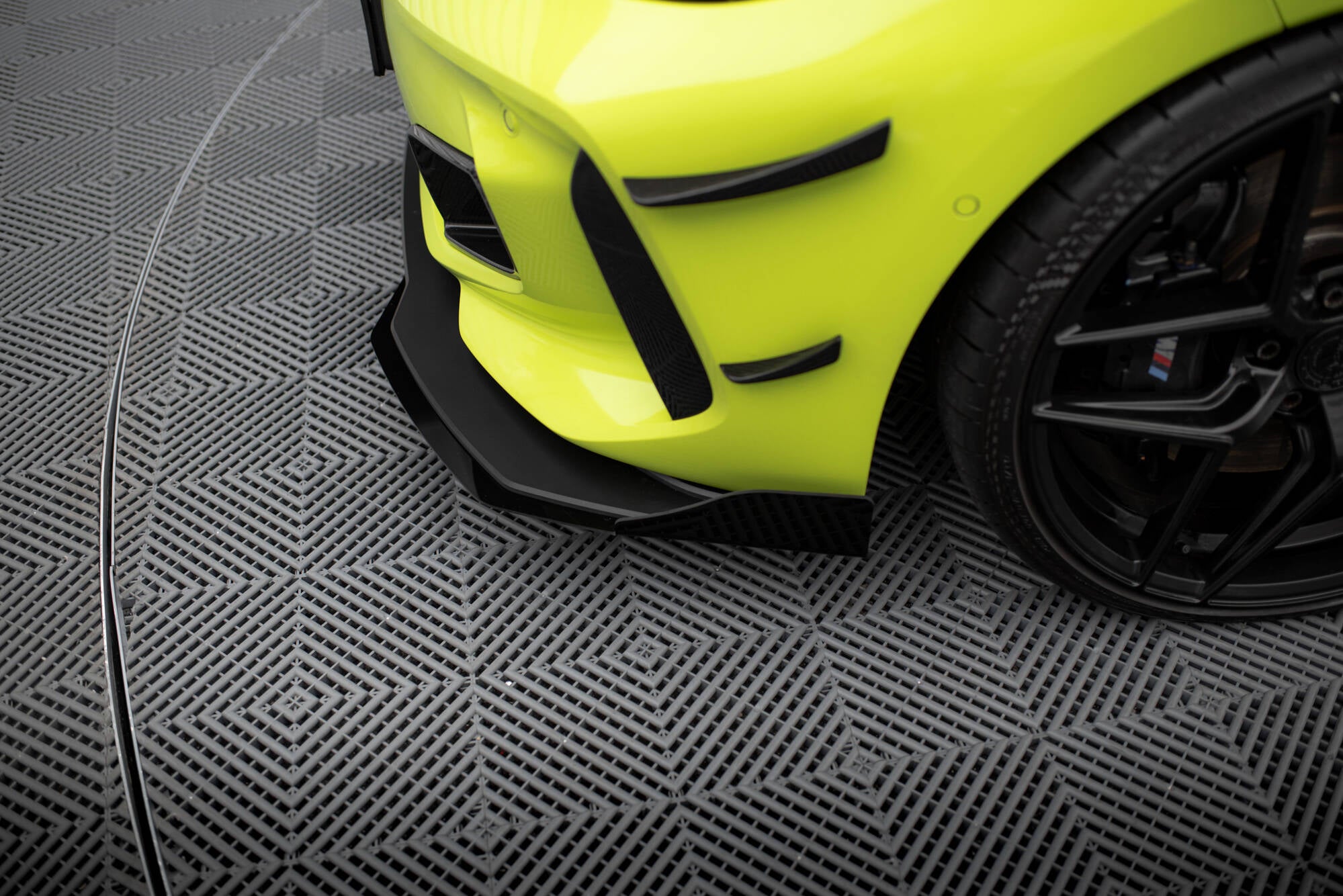 Street Pro Frontspoiler Lippe Flaps + Flaps BMW 1 M-PACK / M135i / 128ti F40