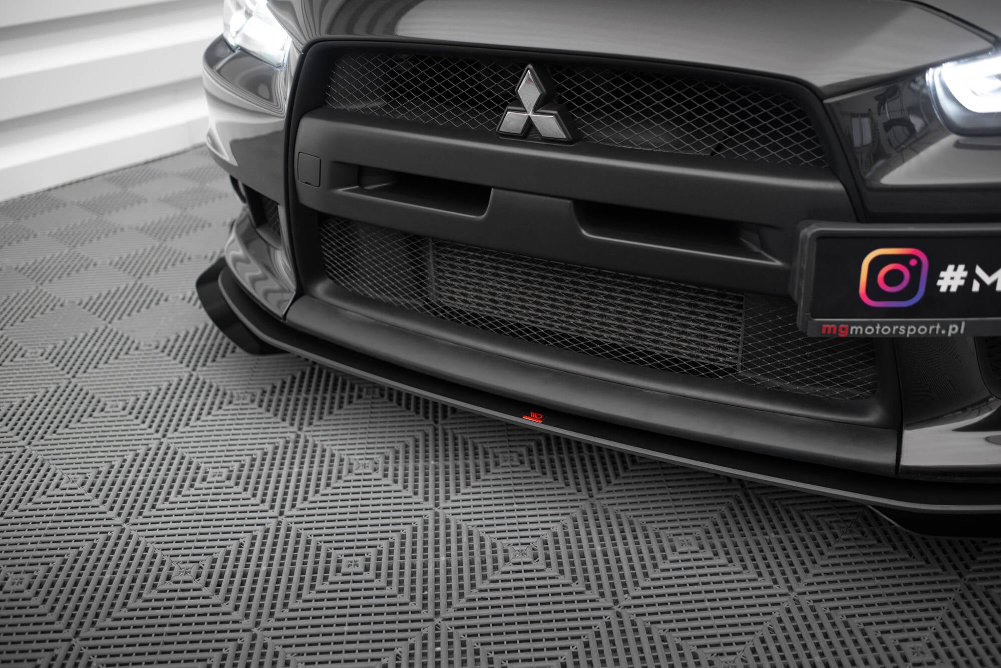 Street Pro Frontspoiler Lippe Flaps + Flaps Mitsubishi Lancer EVO X