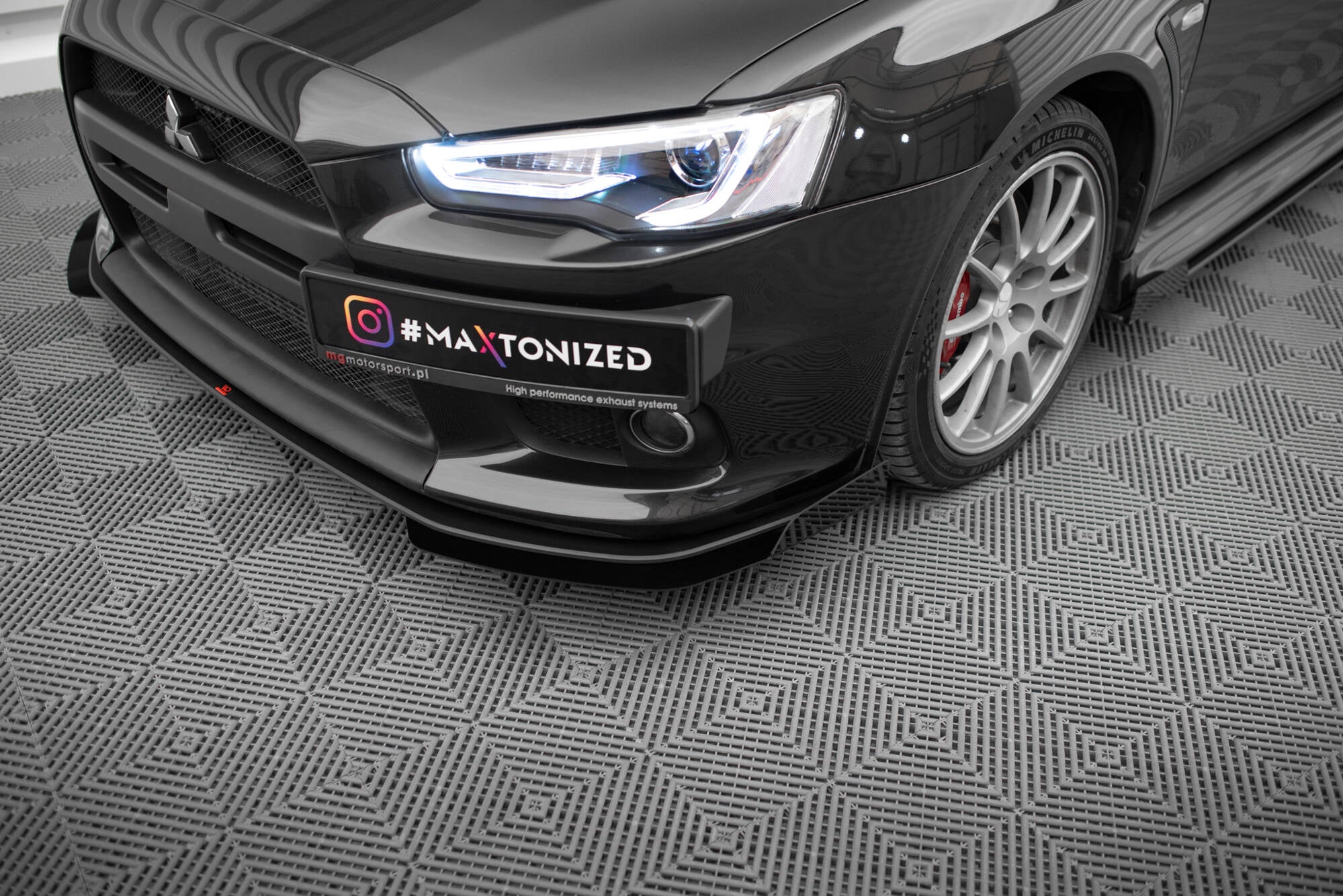 Street Pro Frontspoiler Lippe Flaps + Flaps Mitsubishi Lancer EVO X