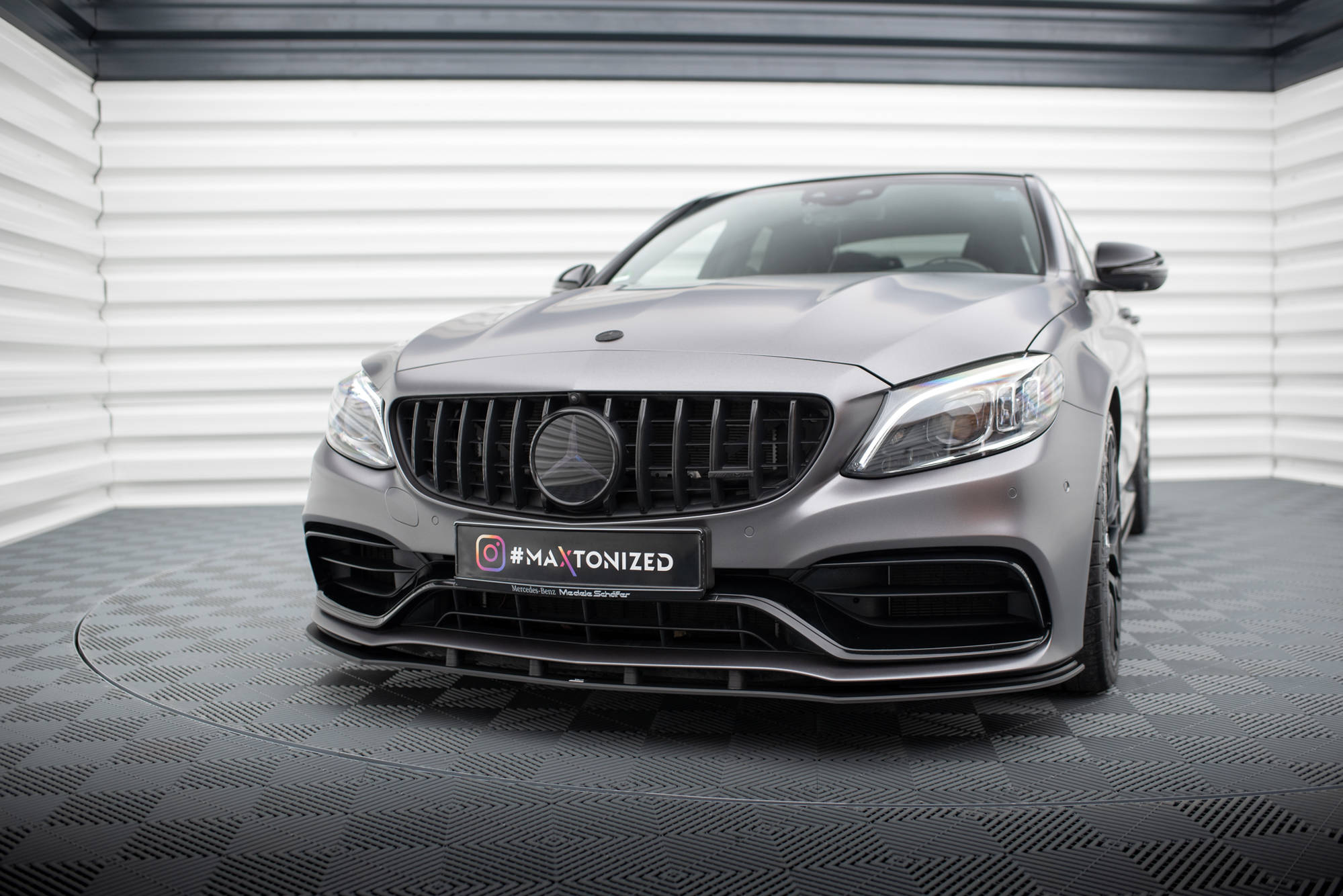 Street Pro Splitter Mercedes-AMG C63 Sedan / Estate W205 Facelift