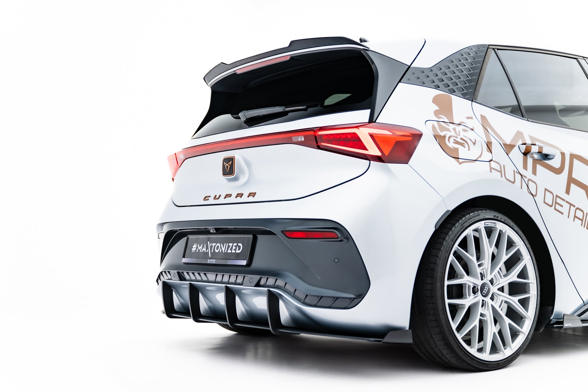 Street Pro Heckdiffusor + Flaps Cupra Born MK1
