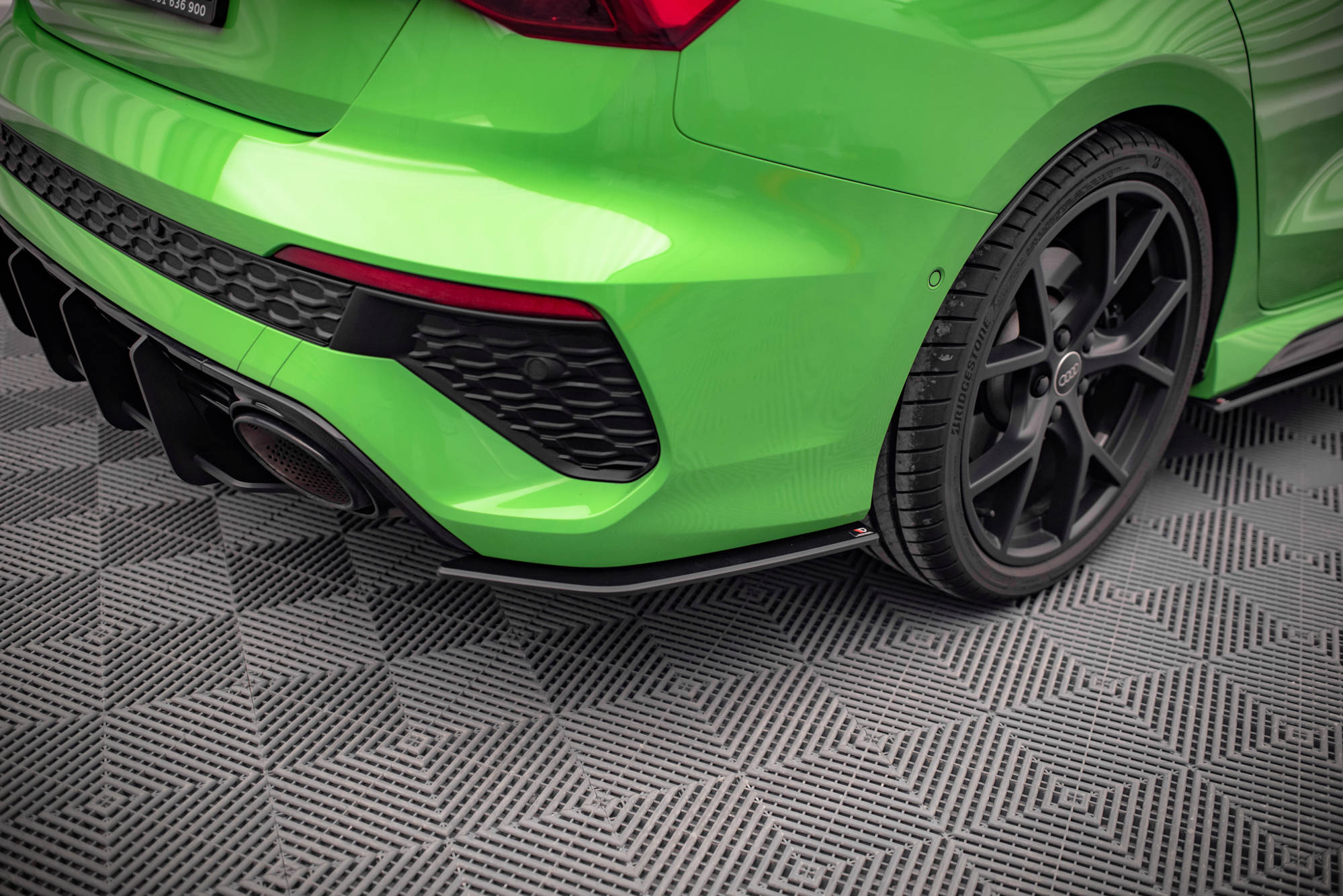 Street Pro Heckdiffusor Seite Audi RS3 Sedan 8Y