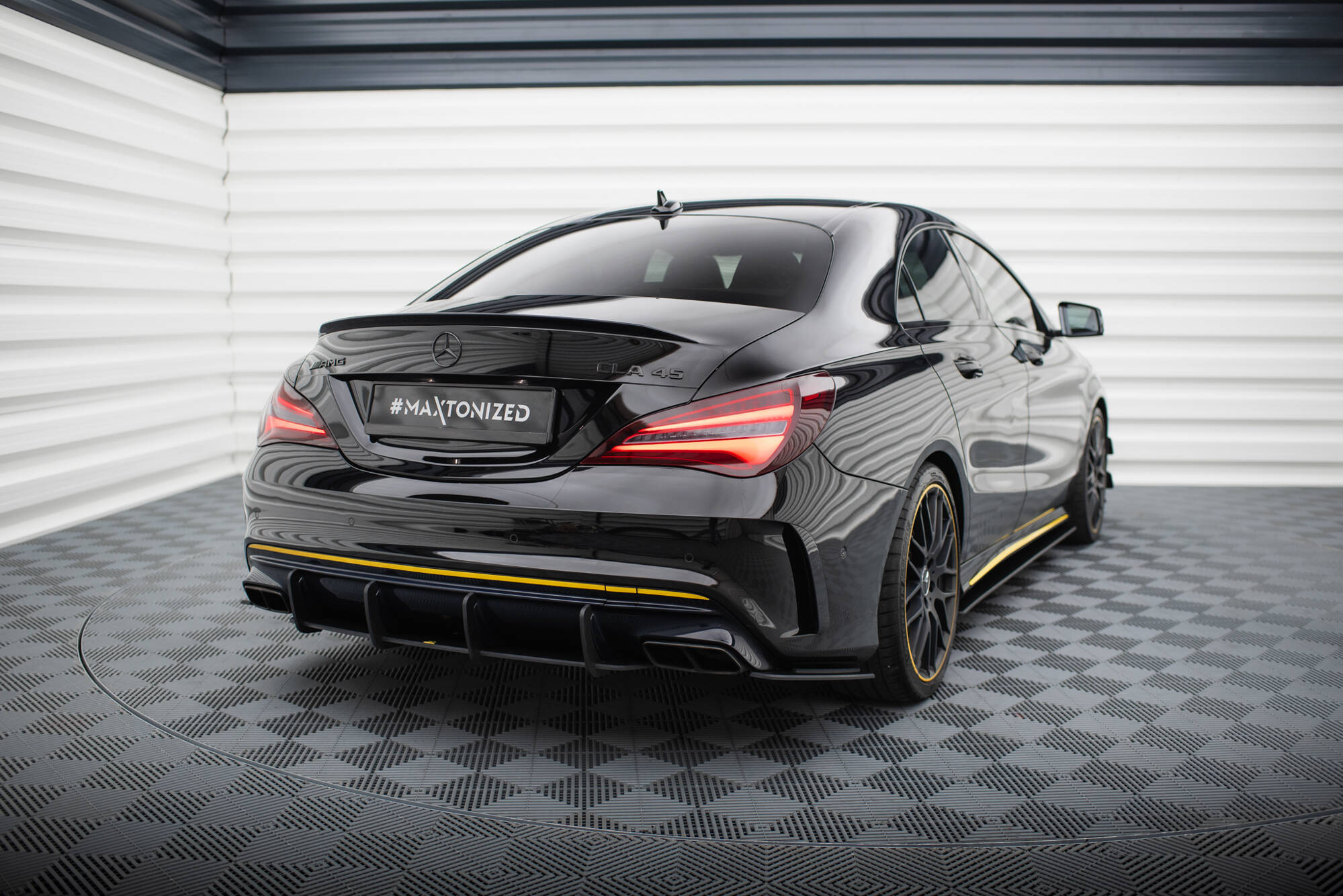 Street Pro Heckdiffusor Seite Mercedes-AMG CLA 45 C117 Facelift