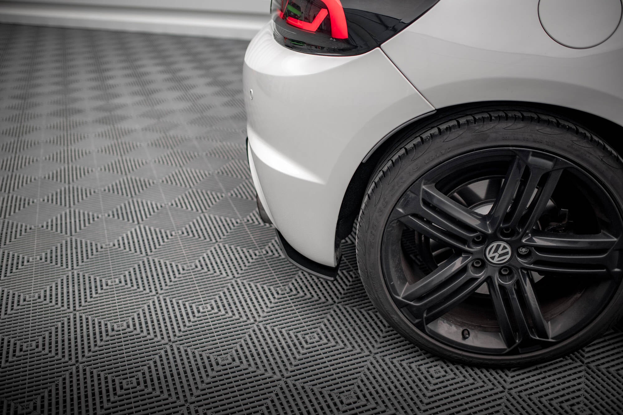 Street Pro Heckdiffusor Seite Volkswagen Scirocco R MK3