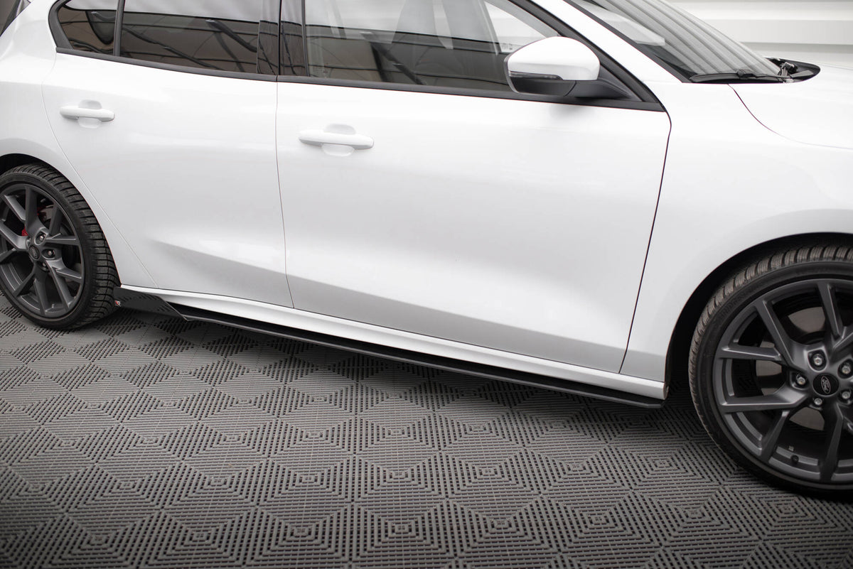 Street Pro Seitenschweller + Flaps Ford Focus ST / ST-Line MK4