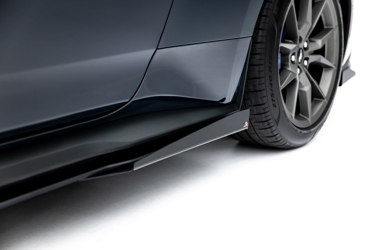 Street Pro Seitenschweller + Flaps Ford Mustang Dark Horse MK7