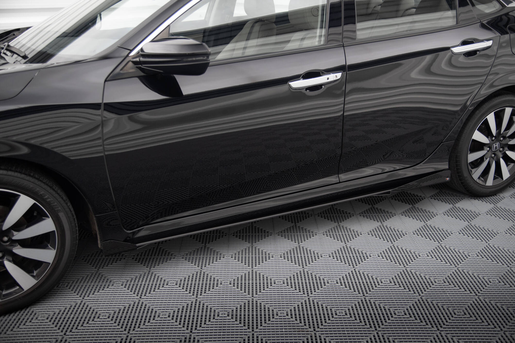 Street Pro Seitenschweller + Flaps Honda Civic MK10