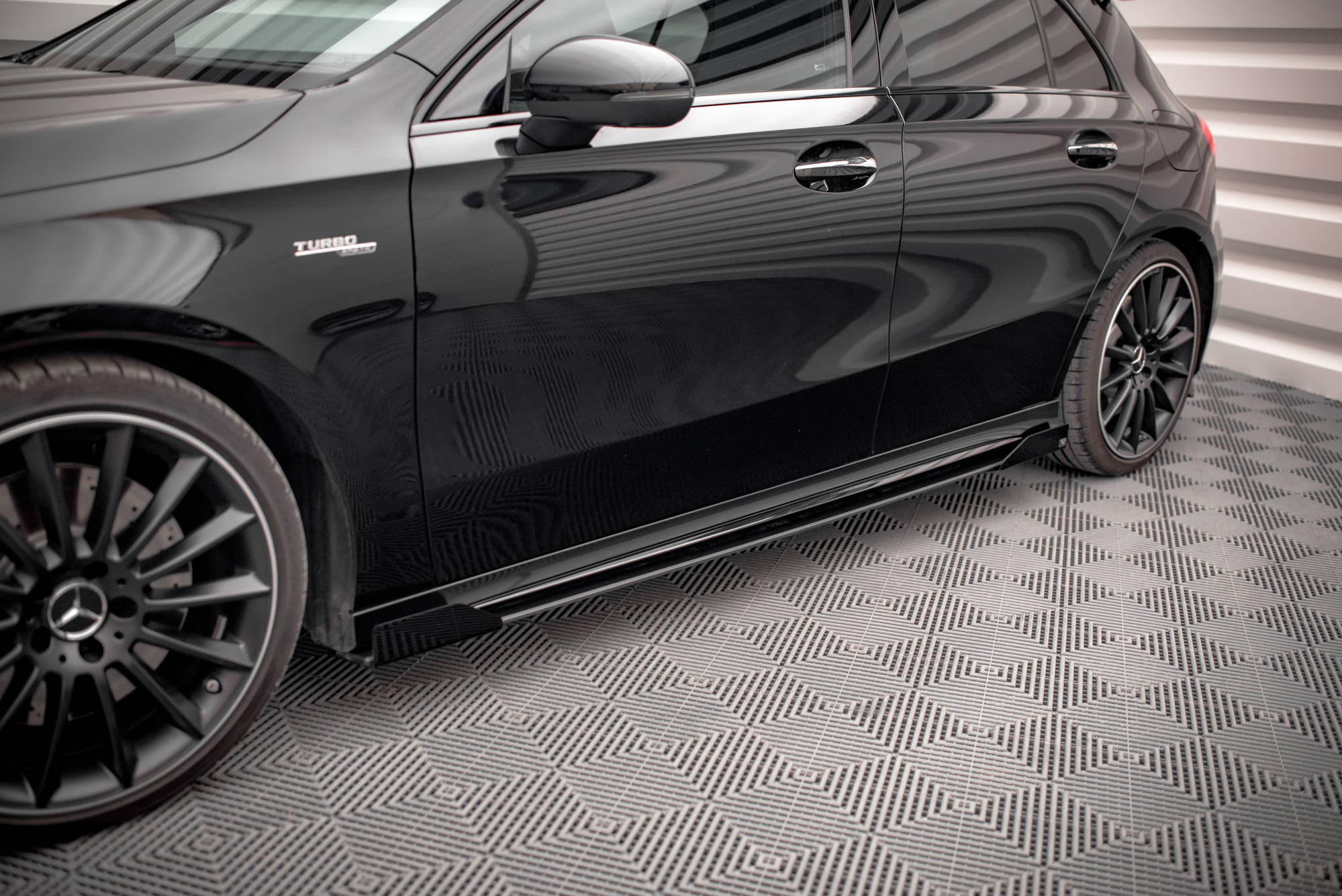 Street Pro Seitenschweller + Flaps Mercedes A35 AMG / AMG-Line Aero Pack W177