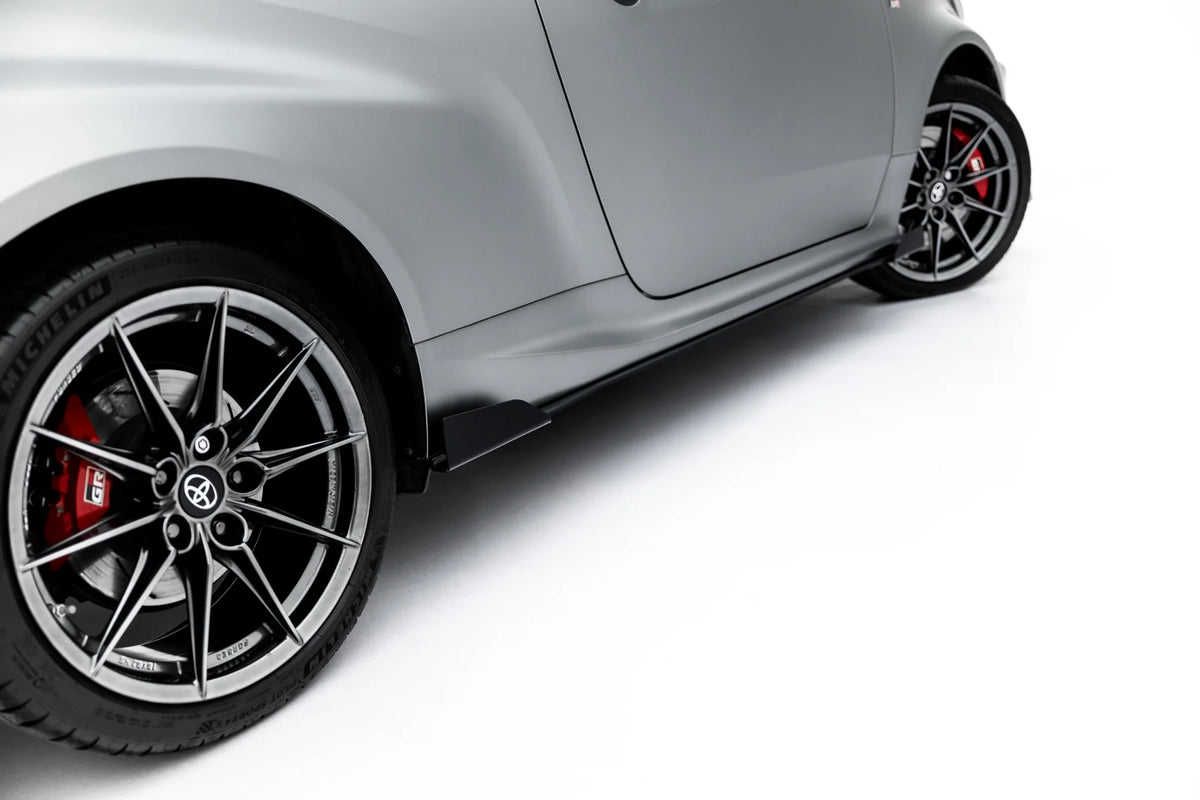 Street Pro Seitenschweller + Flaps Toyota GR Yaris MK4 Facelift