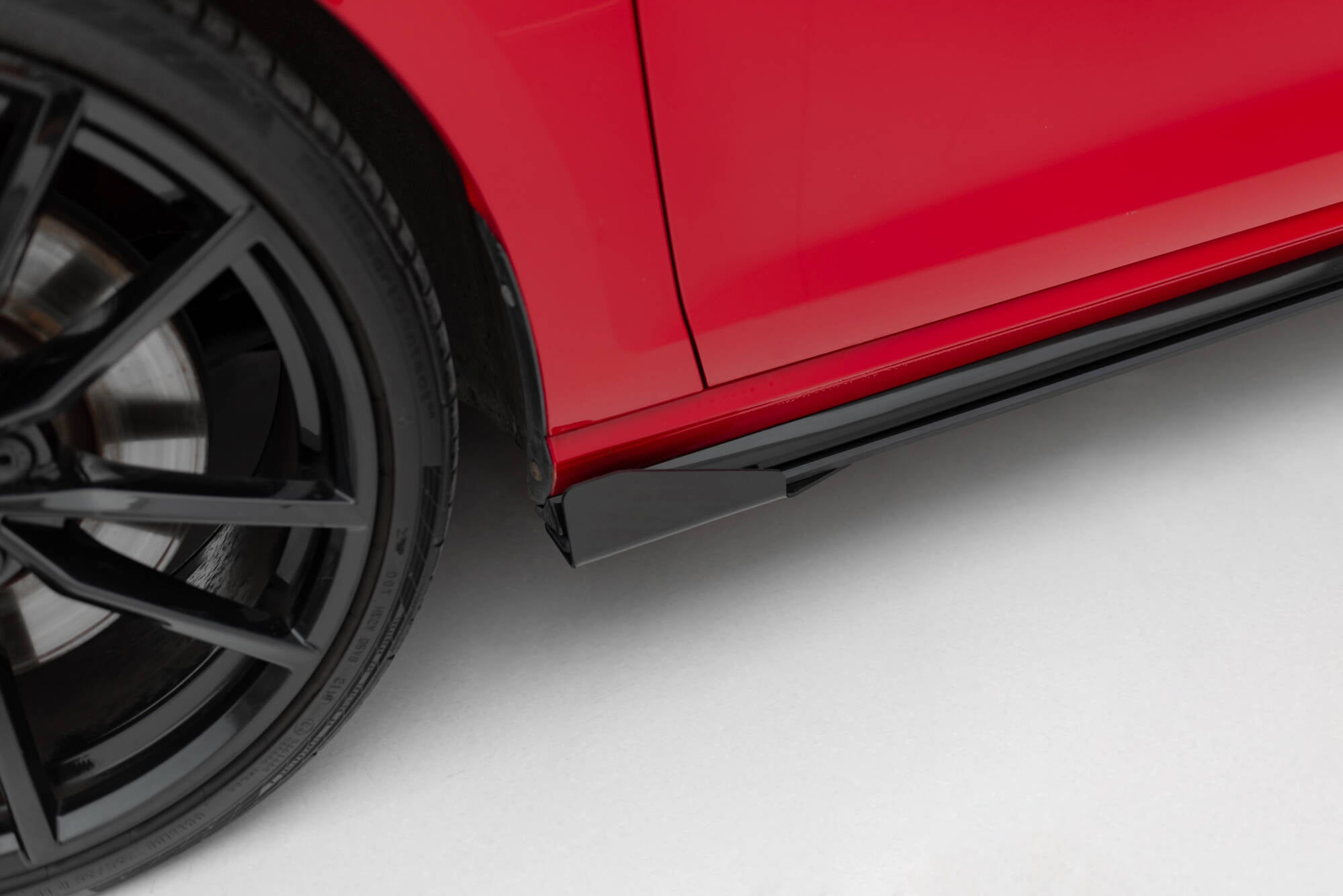 Street Pro Seitenschweller + Flaps Volkswagen Golf R / R-Line MK7 Facelift