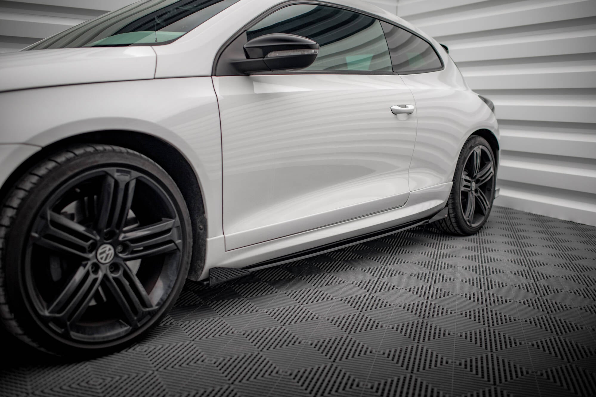 Street Pro Seitenschweller + Flaps Volkswagen Scirocco R MK3 / MK3 Facelift