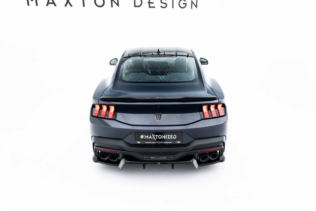 Die Erweiterung der Heckscheibe Ford Mustang Dark Horse MK7